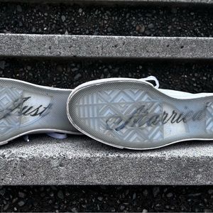 Size 9 woman’s white bridal converse